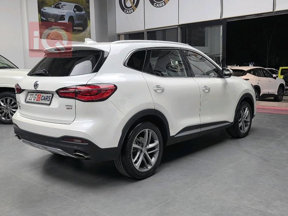 MG HS